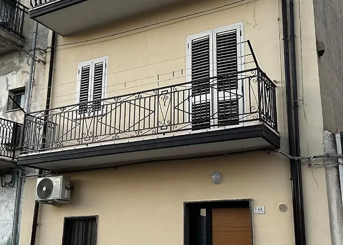 Piano Terra Nel Borgo A Circa 5 Min Dal Mare